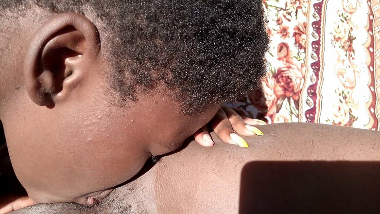 BMCs: Cewek itu nyepong pantatku enak banget