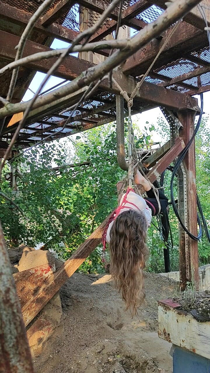FenekManul: Shibari Princess Goes Outside