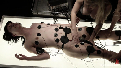 Electrosluts by Kink: 电呈现医生的怪物!