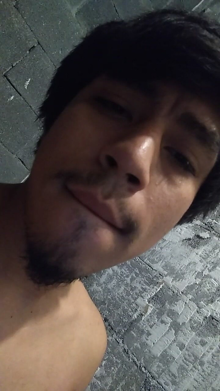 AlexAlejandro13: An einem tag wie diesem gehe ich ins badezimmer und...