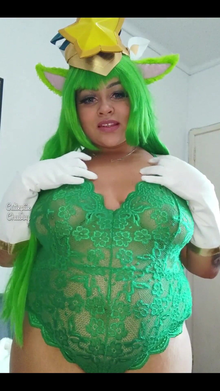 Cutiepiie Chubby: Ai lăsa-o pe Lulu să-ți sugă așa?