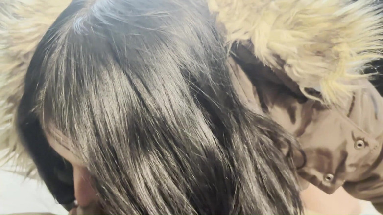 MilfyCalla: Milfycalla- spousta mrdky na puffer bundě s kapucí s hnědými...