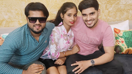 Londamaal123: Hardcore sexuální video indické desi trojky gangbang