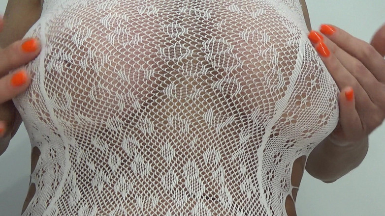 AnnaBUST: 흰색 정장을 입은 성숙한 솔로