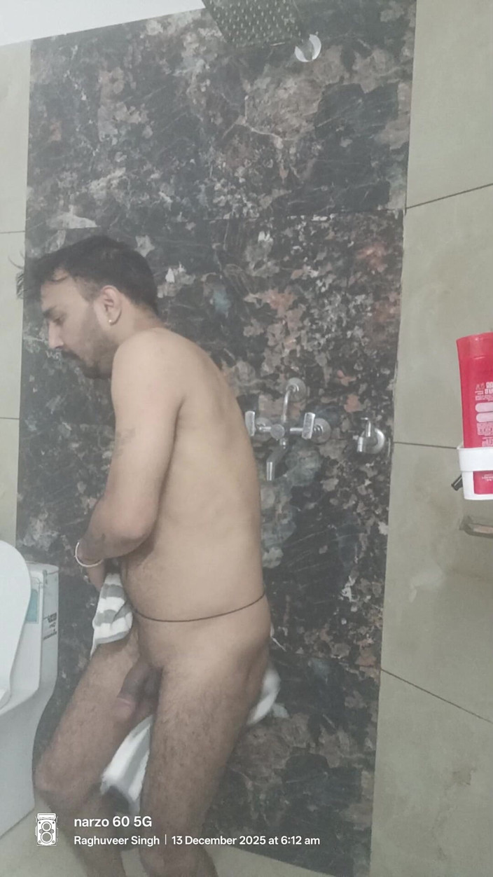 Rajasthani-old-lover: Indischer offizier der armee bekommt dusche