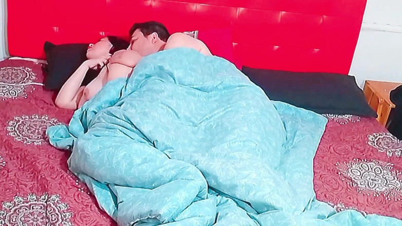 BBW Kelly Mom: Šel jsem přerušit svou nevlastní matku v jejím pokoji šukat