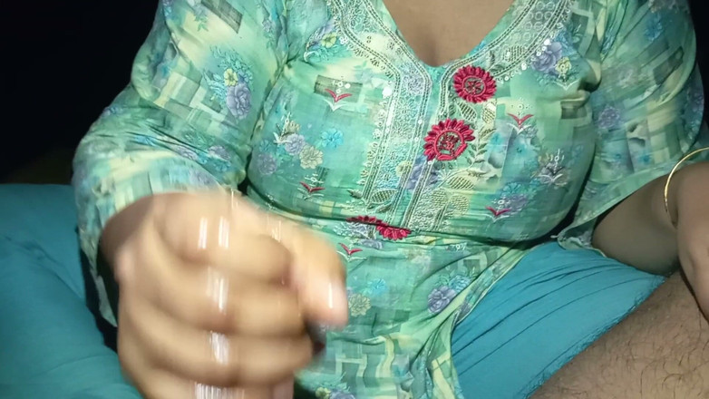 romanticcapol: Bangladeshi Bhabi Handjob Big Cock