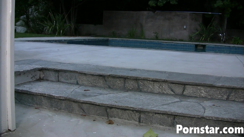 Pornstars: Gorąca gwiazda porno Bobbi Starr głębokie gardła BBC