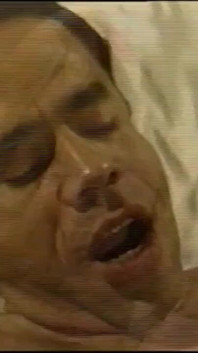 큰 젖탱이와 털이 무성한 보지의 금발 밀프가 괴물 자지를 따먹어