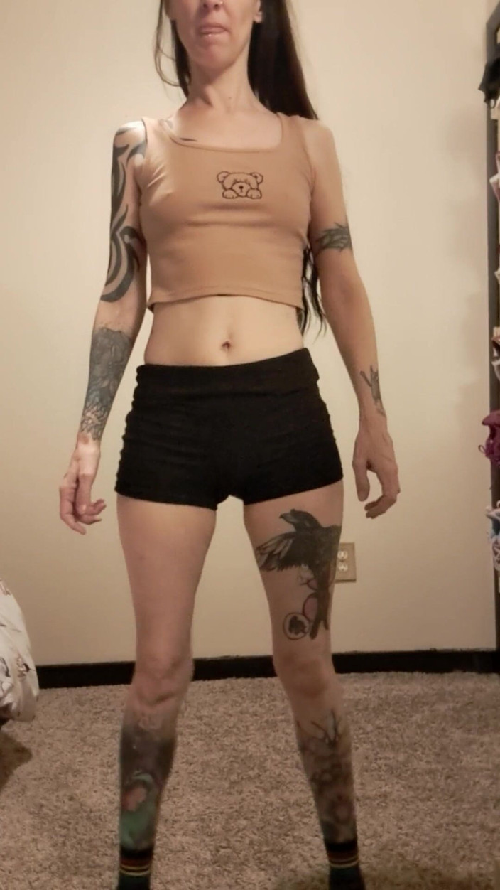 PandoraSG: Lezioni di twerking per la schiava sissy