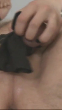 Punizione di un piccolo pene con grandi tette sexy