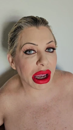 Claudia Marie neue saggier, falsche titten-update