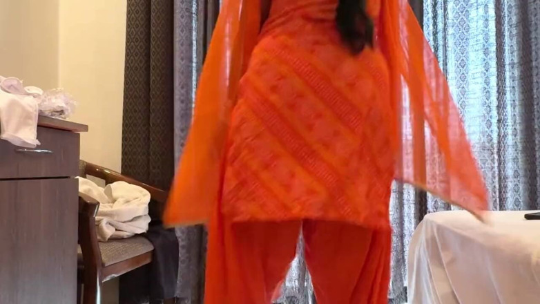 desi_babe1234: Bhabhi con un culo rotondo e marrone che serve la...