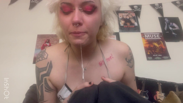 Glitterqueen1999: Nase blasen, niesen, husten, rotz-fetisch-spuck-zusammenstellung