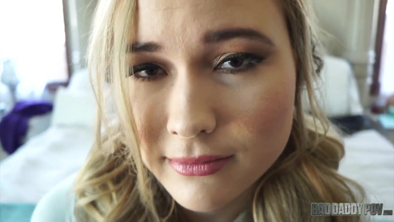 BadStepFamilyPov: Alyssa Cole zuigt graag aan stiefvader's pik
