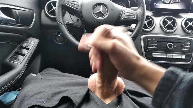 Elvissc: Ich wichs meinen großen, fetten schwanz im auto, bis ich...