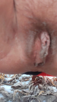 Pussy Masturbation Und Pissing Outdoor
