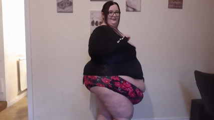SSBBWLadyBrads: SSBBW destroys and rips body suit - 7XL