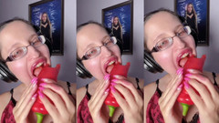 FinDom Goaldigger: Asmr Paprika Pepper खा रही है - asmr, आंखों का चश्मा, जियानेस, लिपस्टिक, बड़े होंठ, मुंह, भोजन, चेहरे की किस्म, लंबे नाखून