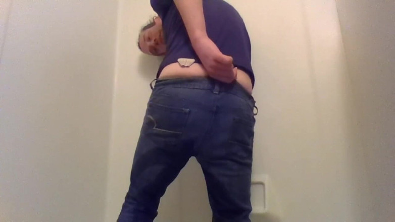 LilTaste: Fofa transgirl mijando jeans intencionalmente pela primeira vez; Totalmente vestido
