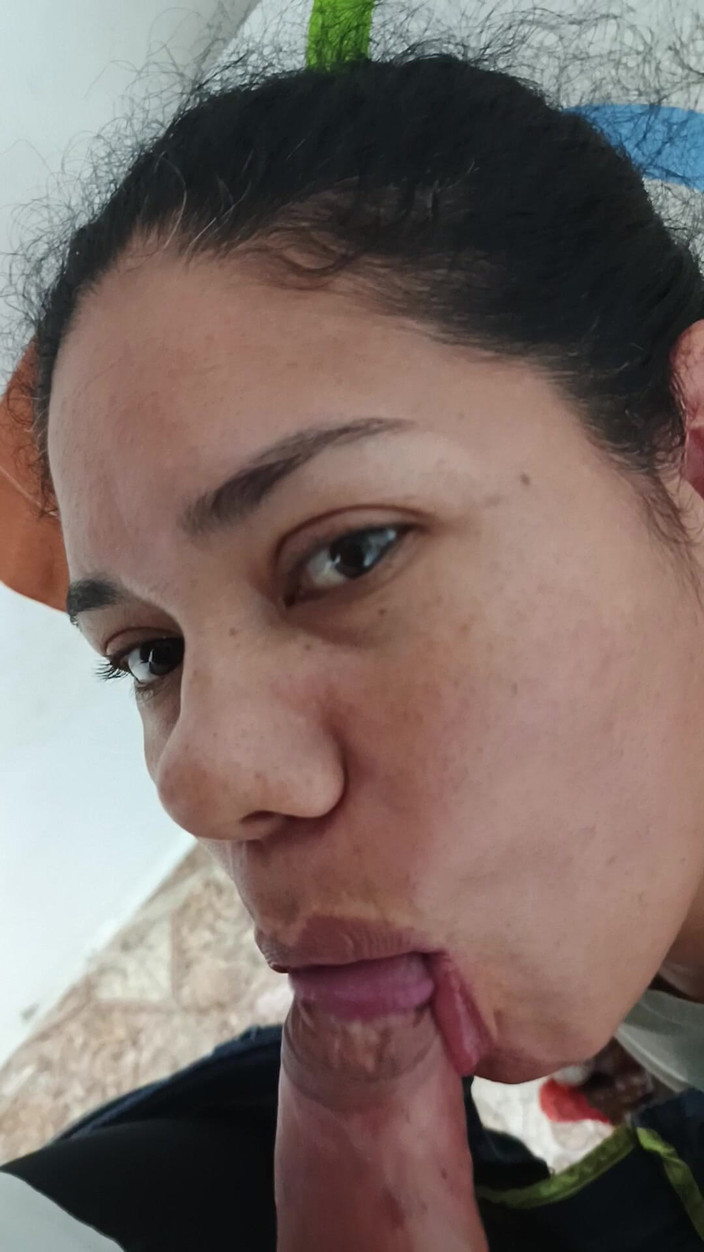 Valkyrieandluigy: Hermosa chica chupando garganta profunda