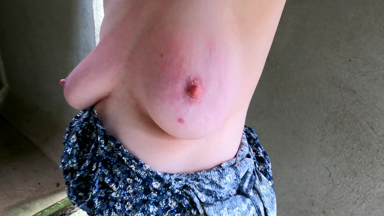 Bouncy Tits Action: Beating Her Nipples on Construction Site