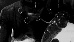 Kali Futa: Latexová masturbace s anální hůlkou