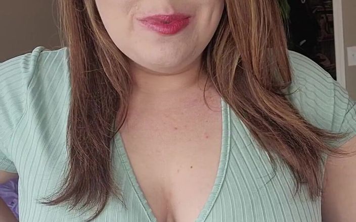 KinkyKatie: 当我当管家时，我是一个荡妇！你会给我一个特别的小费遍布我的脸吗？