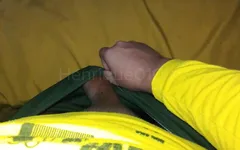 मैं अपने अंडरवियर में वीर्य छोड़ता हूं