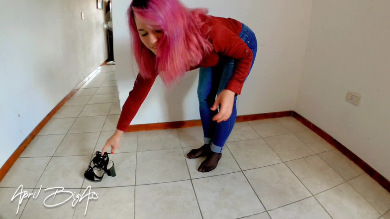 April BigAss: Kencing dan kencing dalam badan dan seluar saya