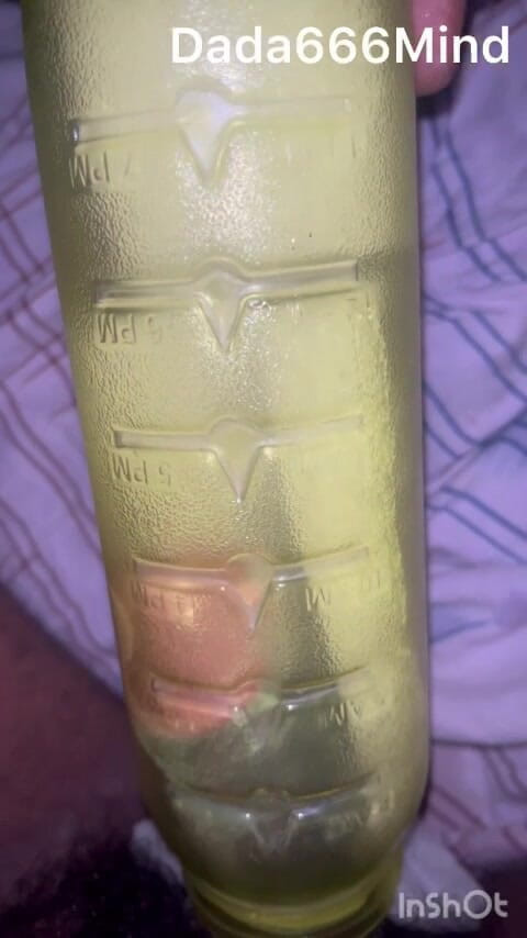 Zingaa: Boy Using Water Bottle Pussy - He Fucks Himself