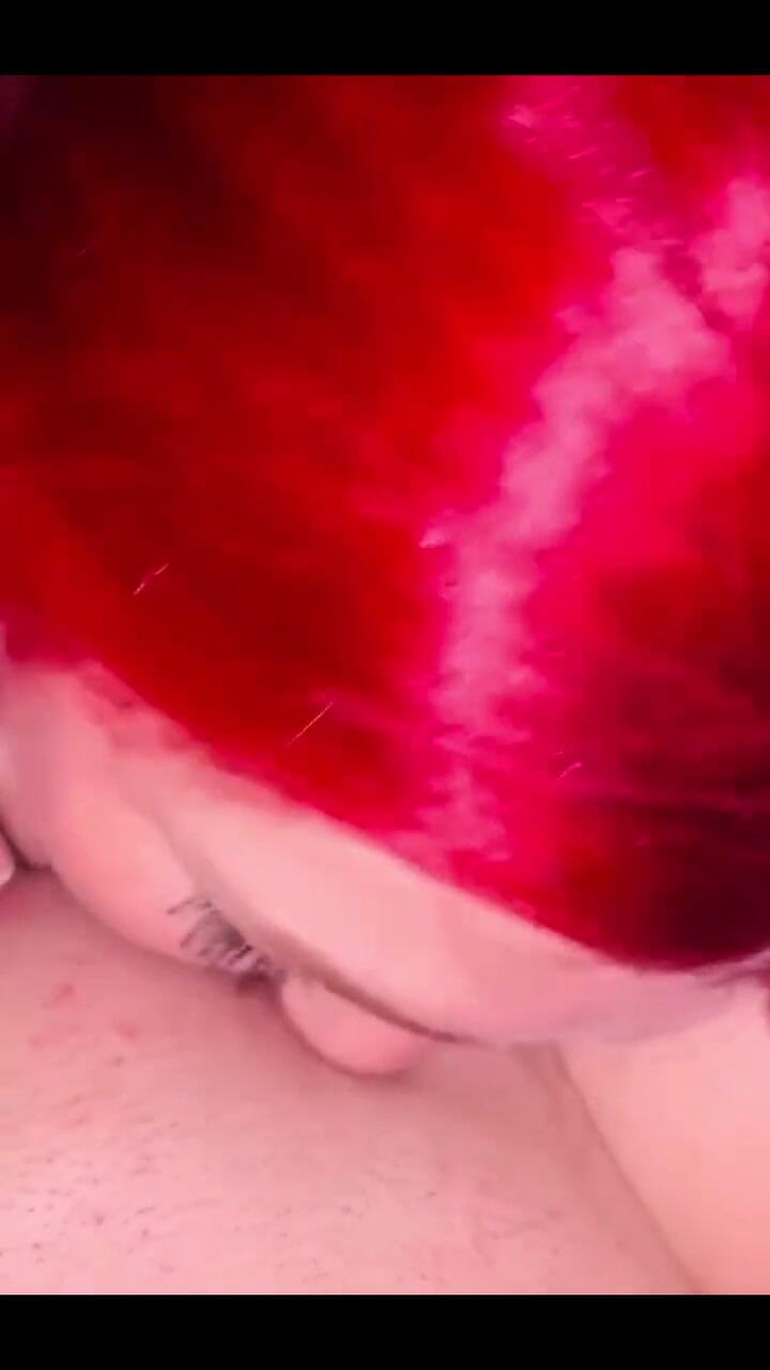 Mistressrola: レズビアンがピンクの膣を舐める