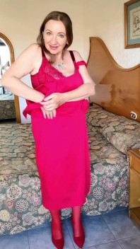 Compilation de dames en rouge