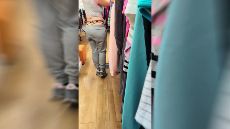 JessieHH: Nachytala ho, jak se na mě plíží a nakukuje na...