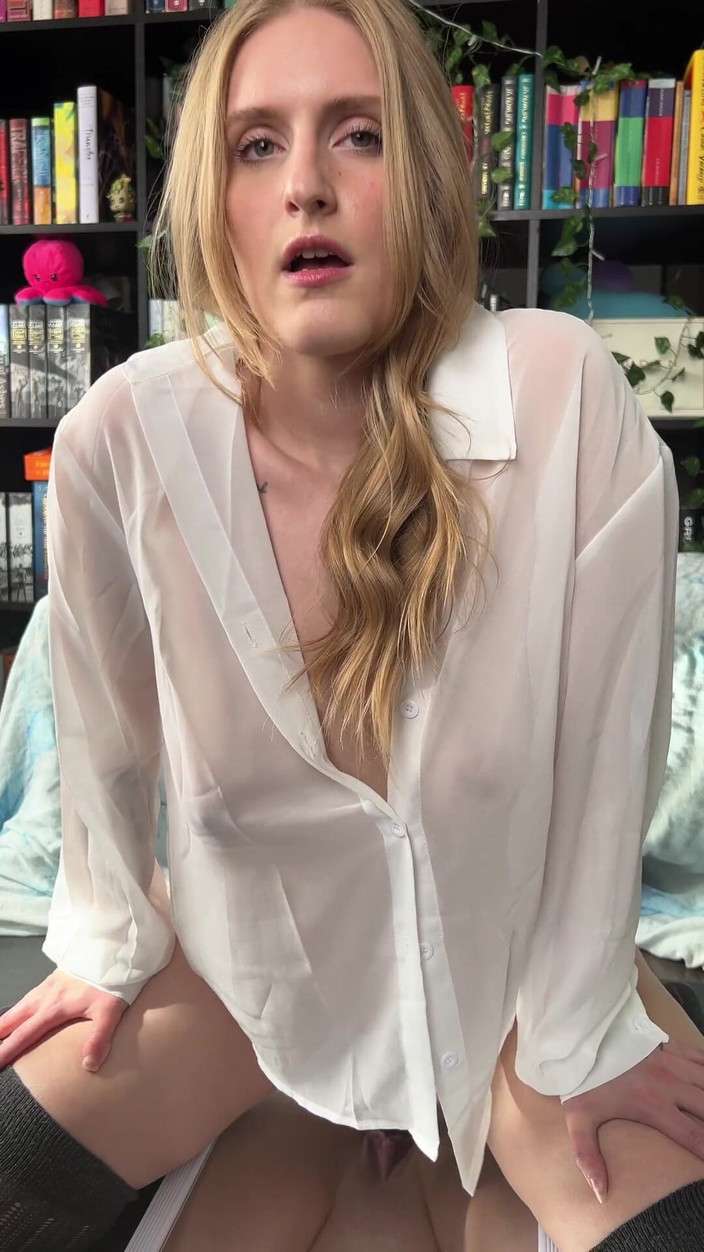 Nerdy Nympho: Morning Dildo Ride