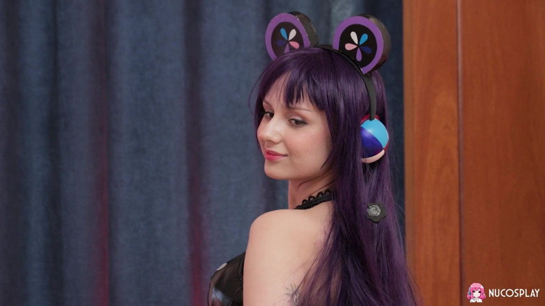 Nu Cosplay: Gamermeisje Ketty Small geneukt door een kale grap