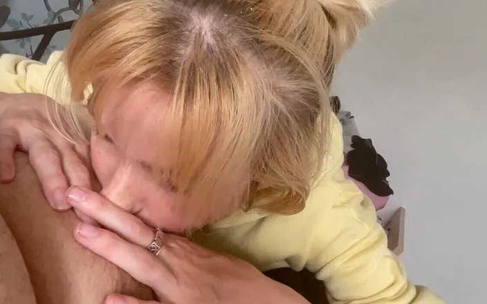 Teamfreeki: Girlfriend Giving a Blowjob