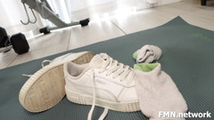 Feet On Demand: Handjob Berpandu Dengan Banyak Peluh