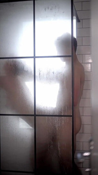 Douche torride, pipe et baise
