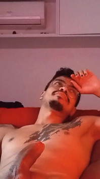 PAWg sitzt mit dickem arsch und verursacht einen ruinierten orgasmus ft. Amber kai