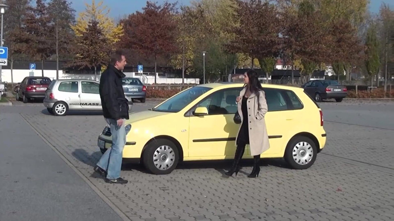 Old & Young: Întâlnire pentru futai în grădină