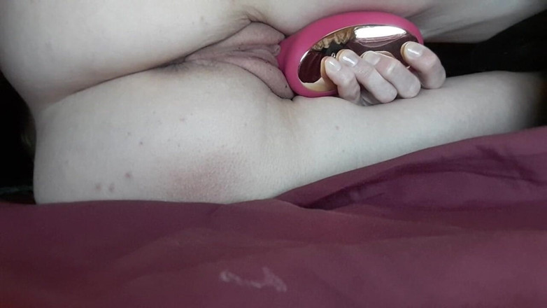Christy G: Masturbation féminine en solo avec un vibromasseur à vide