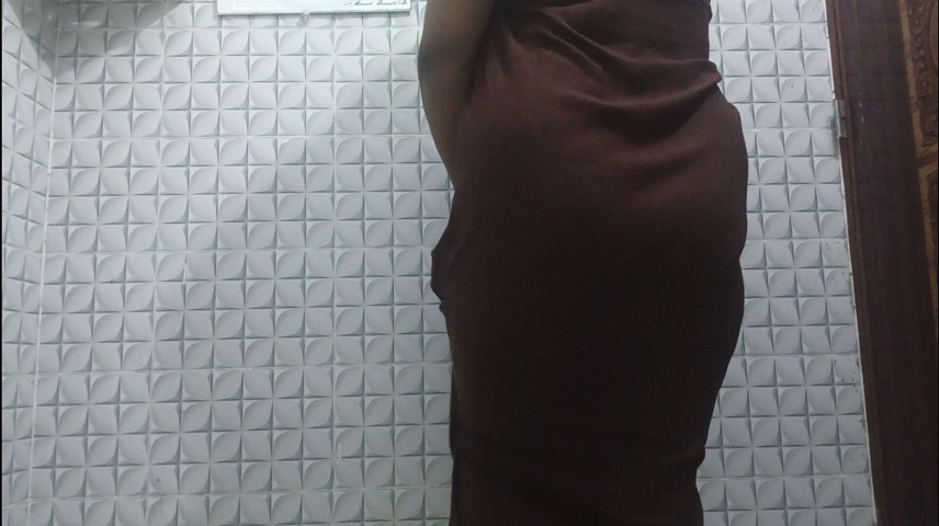 Desi Girl Bathroomm (Tabasum studio)