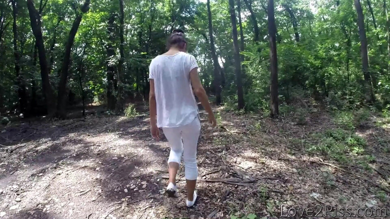 Love 2 Piss: Pissing in the Woods
