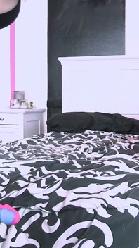 Pálida tatuada gata cinta - loira em meias rosa lambida e fodida
