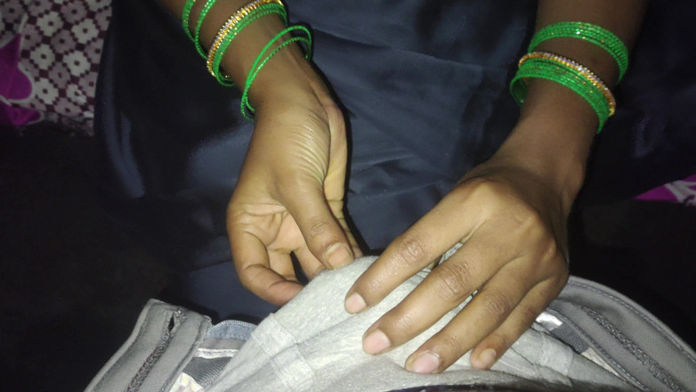 Lovely Dipti: Indische bhabhi, heiße muschi fickt mit freund gibt blowjob