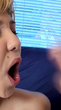 DP-gangbang mit heißem analsex, den arsch der sexy blonden MILF ficken