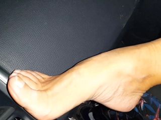 Selena701: Selena engole gostoso boquete em um carro