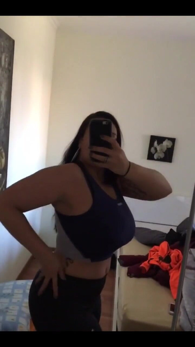 Mirror Flaunting Before a Gym Session! (Anastasia Lux)