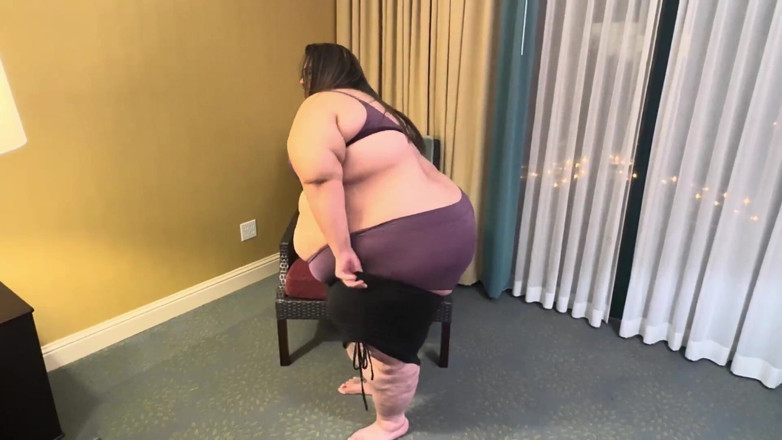 Plump Paradise: Plump Paradise: Hotel Dress N Squeeze 2
